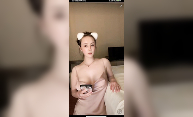 最新《瘋狂抖音》外篇之《抖音擦邊》眾女神直播中各種閃現走光刷邊 露毛露屁 凸點誘惑 (134)