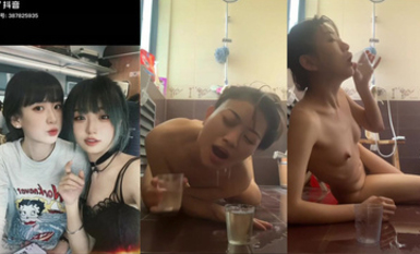 抖音-張依迪，91年反差婊,超級無敵反差騷母狗，已擺脫人性束縛進化成母畜飲尿舔腳虐B (5)