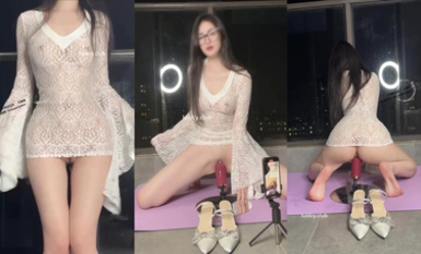 【小美miyoki】陽台露出蕾絲超透鏤空裙自慰，各種炮擊狂插狂噴，最後濕禁尿的滿地和整個高跟鞋裡面都是