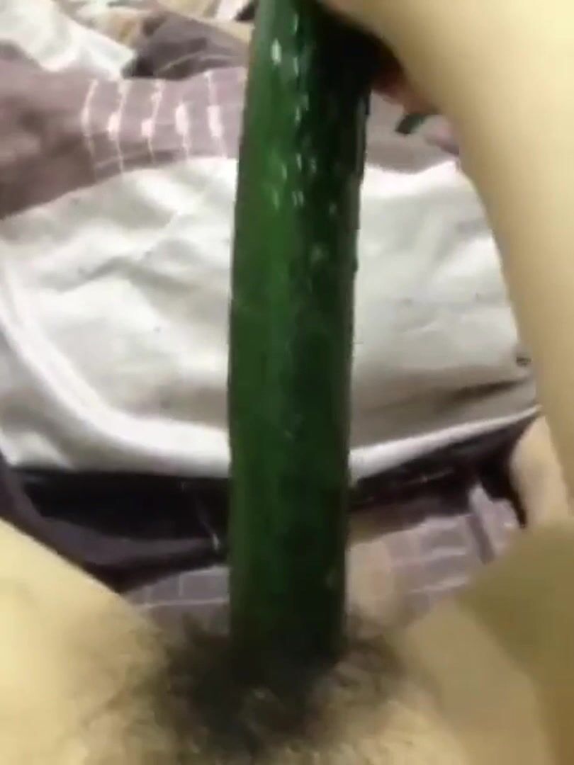 【獵奇稀缺 大開眼界】 【最新超震驚】巨長黃瓜無套插入