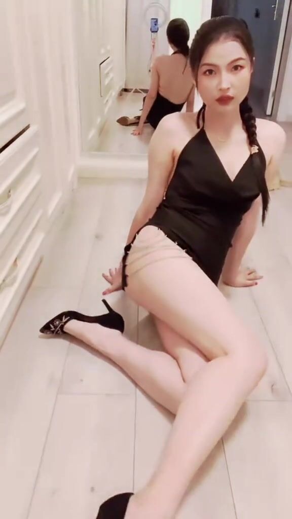 曾經紅極一時的網紅反差婊【王竹子】私拍視圖，個人SM經驗給字母圈新人答疑解惑SM教學福利 (4)