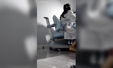 海角社區大神康復中心的真實故事強搞女同事張姐 真的是意猶未盡她如果不把我轟出去我肯定會肏她第二次