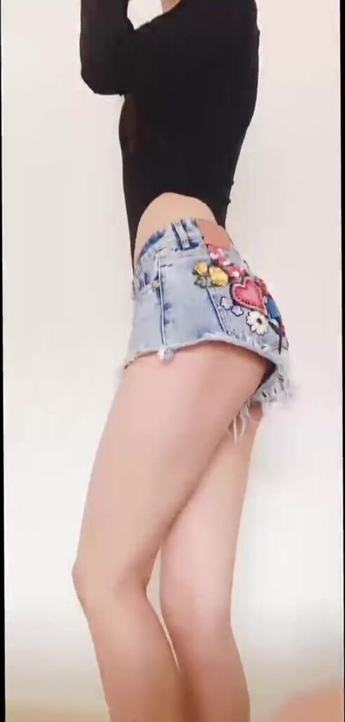 曾經紅極一時的網紅反差婊【王竹子】私拍視圖，個人SM經驗給字母圈新人答疑解惑SM教學福利 (7)