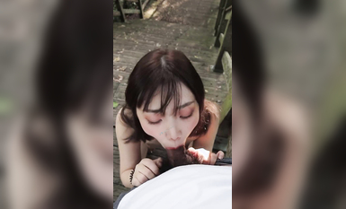 推特極品反差婊『小妮子』攜雙閨蜜極限露出 戶外全裸 野戰跪舔 黑絲啪啪 高清Lunana第二彈 (1)