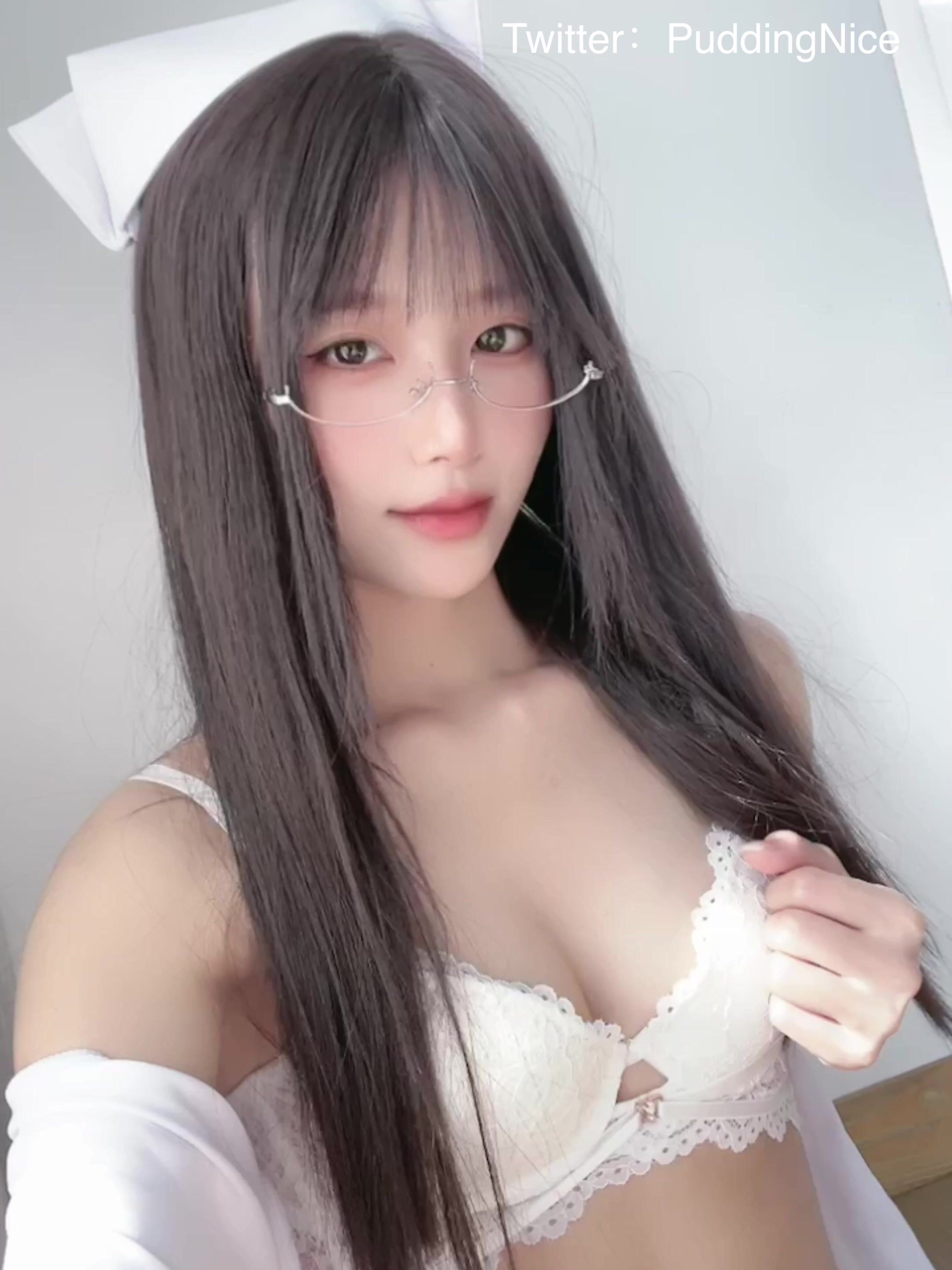 極品露臉推特網紅女神小姐姐布丁大法強勢回歸私拍3套布丁大法 - 椰蓉奶糕