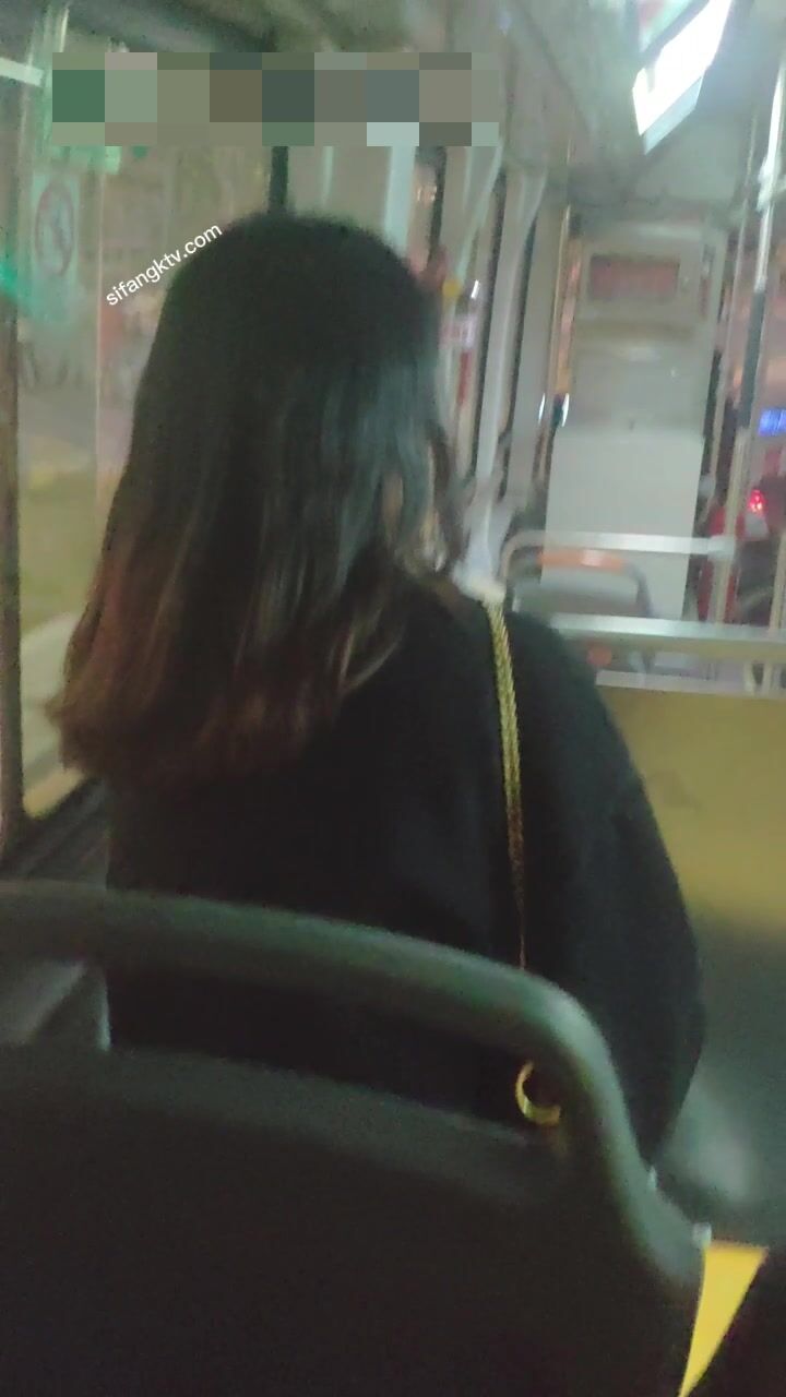 【色膽包天 頂臀系列】爆頭： 遇到白富美忍不住