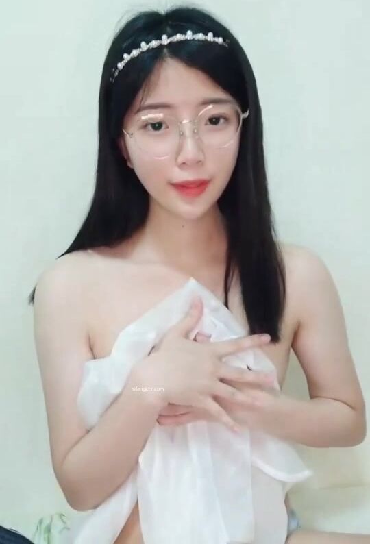 超重磅絕版資源！校花女神【一夢】早期下海珍貴錄像~！ (10)