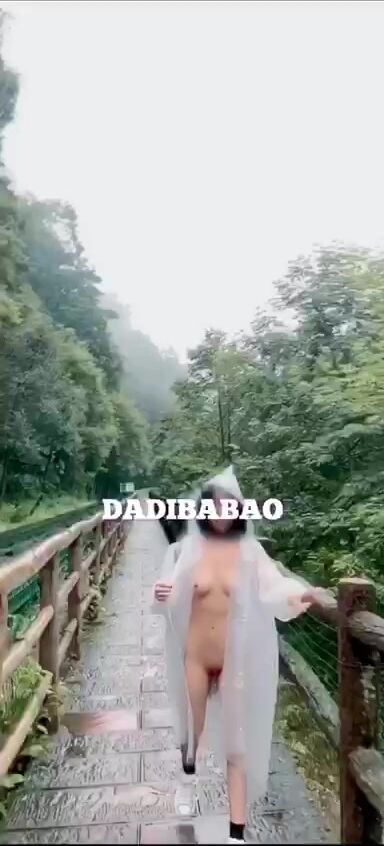 抖音80W粉絲推特網紅超萌蘿莉反差婊一隻喔私拍視圖大量流出人前露出3P喝尿野戰騷中極品 (132)