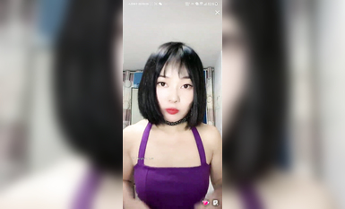 最新《瘋狂抖音》外篇之《抖音擦邊3》顏值主播直播各顯神通 閃現 走光露點 刷邊PK (126)