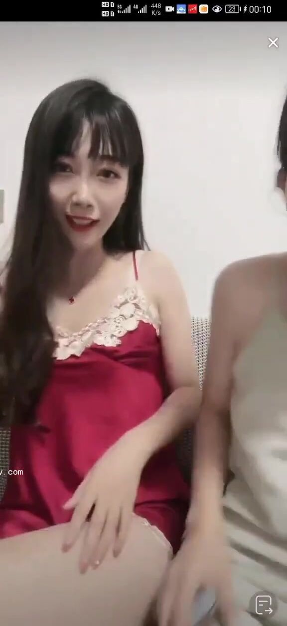 最新《瘋狂抖音》外篇之《抖音擦邊3》顏值主播直播各顯神通 閃現 走光露點 刷邊PK (193)