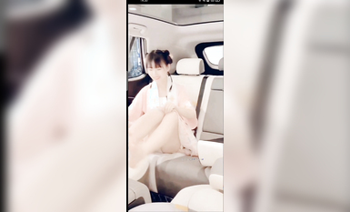 最新《瘋狂抖音》外篇之《抖音擦邊3》顏值主播直播各顯神通 閃現 走光露點 刷邊PK (165)