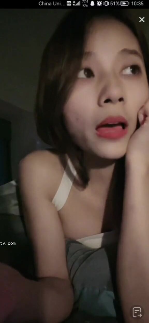 最新《瘋狂抖音》外篇之《抖音擦邊3》顏值主播直播各顯神通 閃現 走光露點 刷邊PK (156)