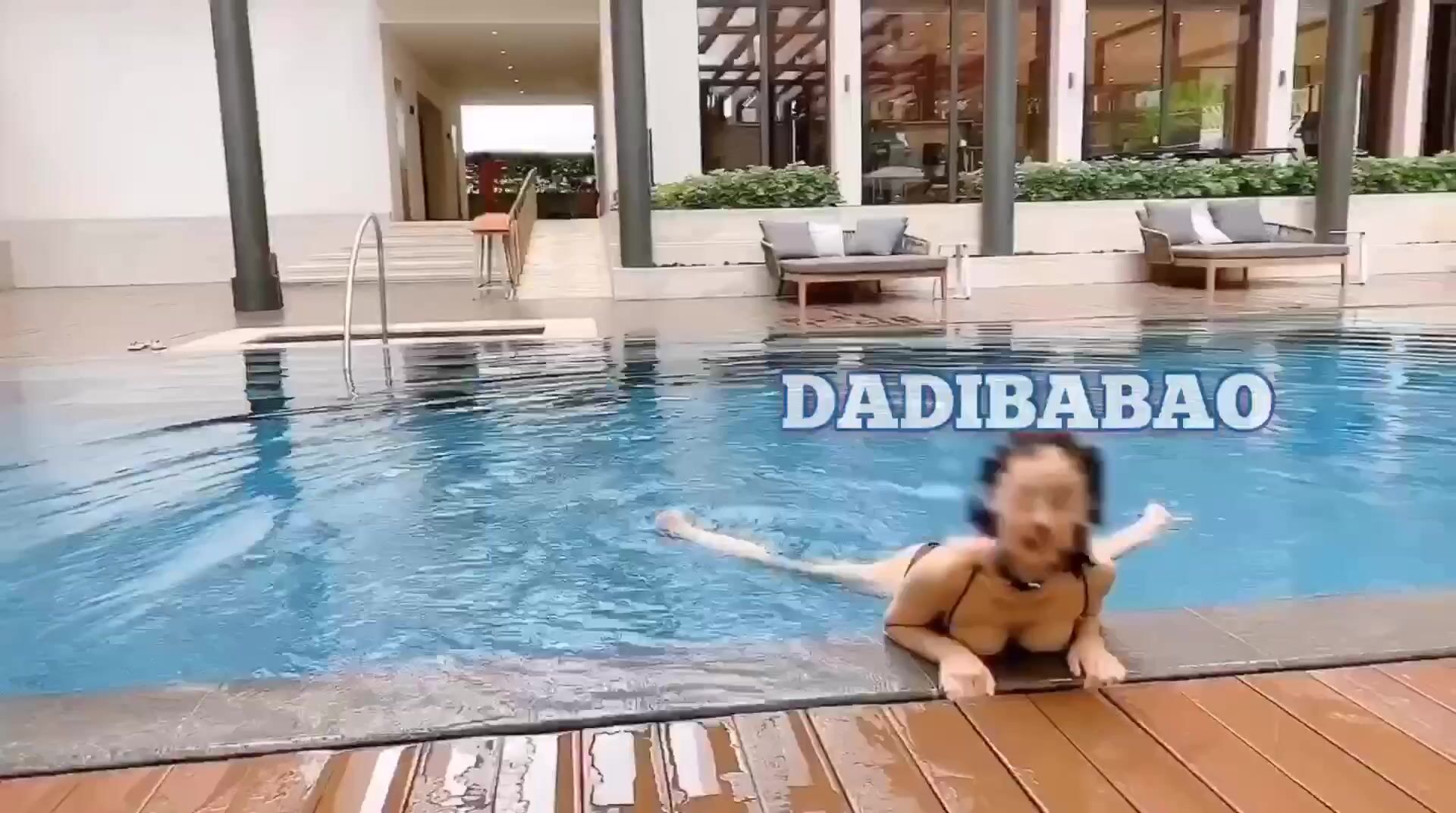 抖音80W粉絲推特網紅超萌蘿莉反差婊一隻喔私拍視圖大量流出人前露出3P喝尿野戰騷中極品 (89)