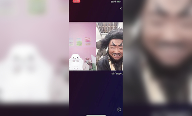 最新《瘋狂抖音》外篇之《抖音擦邊3》顏值主播直播各顯神通 閃現 走光露點 刷邊PK (103)