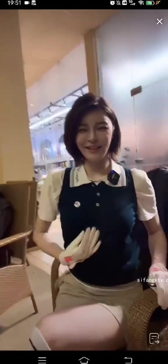 最新《瘋狂抖音》外篇之《抖音擦邊2》顏值主播各顯神通 閃現走光 刷邊尿尿熱舞 扣逼漏奶 (127)