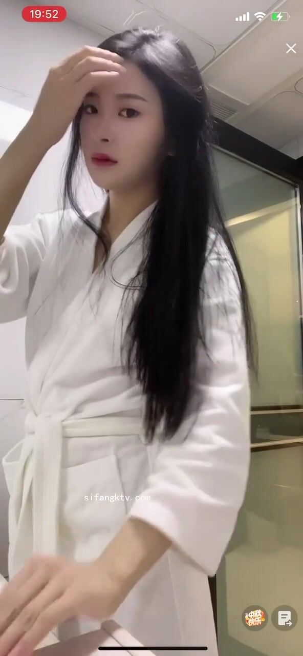 最新《瘋狂抖音》外篇之《抖音擦邊2》顏值主播各顯神通 閃現走光 刷邊尿尿熱舞 扣逼漏奶 (203)