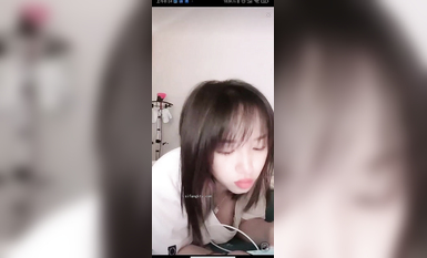 最新《瘋狂抖音》外篇之《抖音擦邊2》顏值主播各顯神通 閃現走光 刷邊尿尿熱舞 扣逼漏奶 (205)