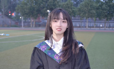 剛畢業的女大學生迫不及待的去和男友開房，在酒店被捆綁調教無套暴力抽插內射，小母狗的姿態一覽無余