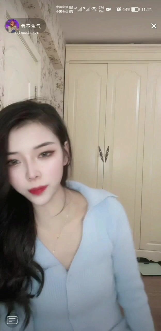 最新《瘋狂抖音》外篇之『三亞美女2』極品三亞外圍美女大秀身材 作死大尺度 摳B揉乳擠奶 (25)