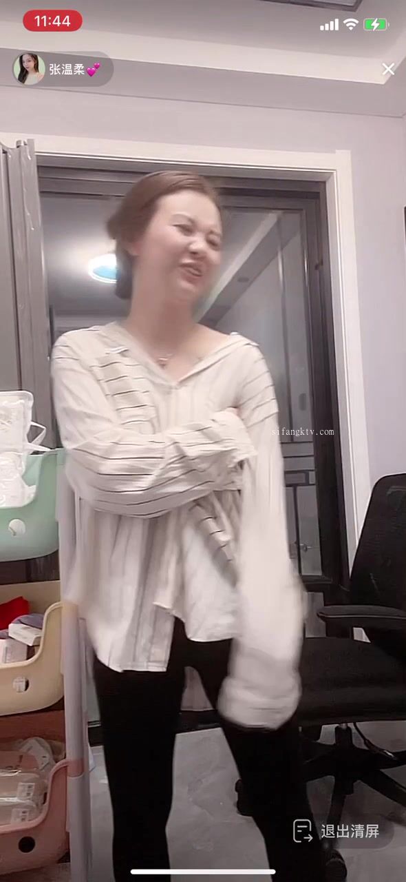 最新《瘋狂抖音》外篇之『三亞美女2』極品三亞外圍美女大秀身材 作死大尺度 摳B揉乳擠奶 (120)