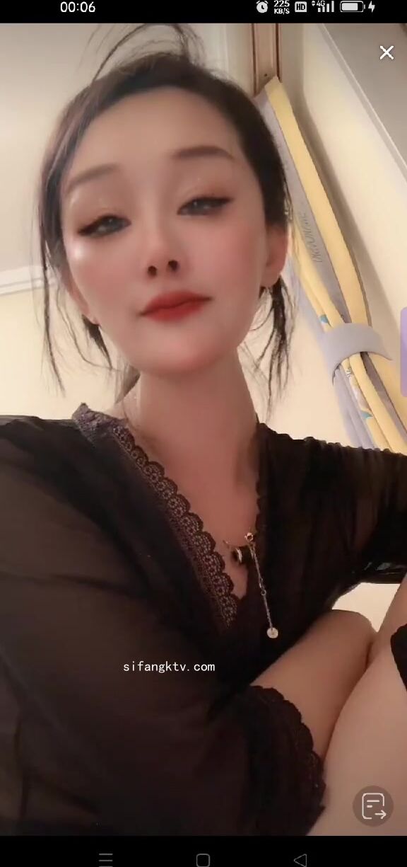 最新《瘋狂抖音》外篇之《抖音擦邊4》顏值主播各顯神通 閃現走光 刷邊瘋狂作死 扣逼漏奶 (303)