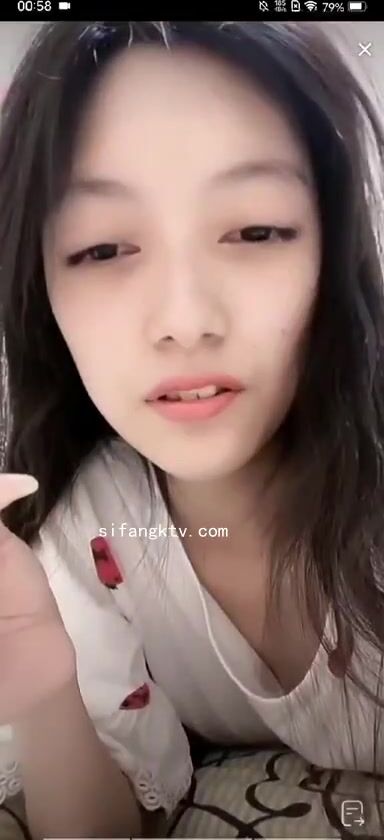 最新《瘋狂抖音》外篇之《抖音擦邊4》顏值主播各顯神通 閃現走光 刷邊瘋狂作死 扣逼漏奶 (273)