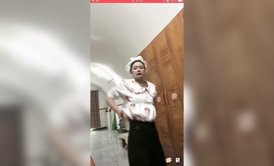 最新《瘋狂抖音》外篇之《抖音擦邊4》顏值主播各顯神通 閃現走光 刷邊瘋狂作死 扣逼漏奶 (74)