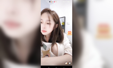 最新《瘋狂抖音》外篇之《抖音擦邊4》顏值主播各顯神通 閃現走光 刷邊瘋狂作死 扣逼漏奶 (126)