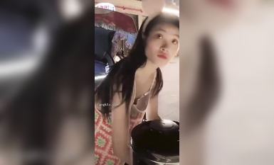 最新《瘋狂抖音》外篇之《抖音擦邊4》顏值主播各顯神通 閃現走光 刷邊瘋狂作死 扣逼漏奶 (278)