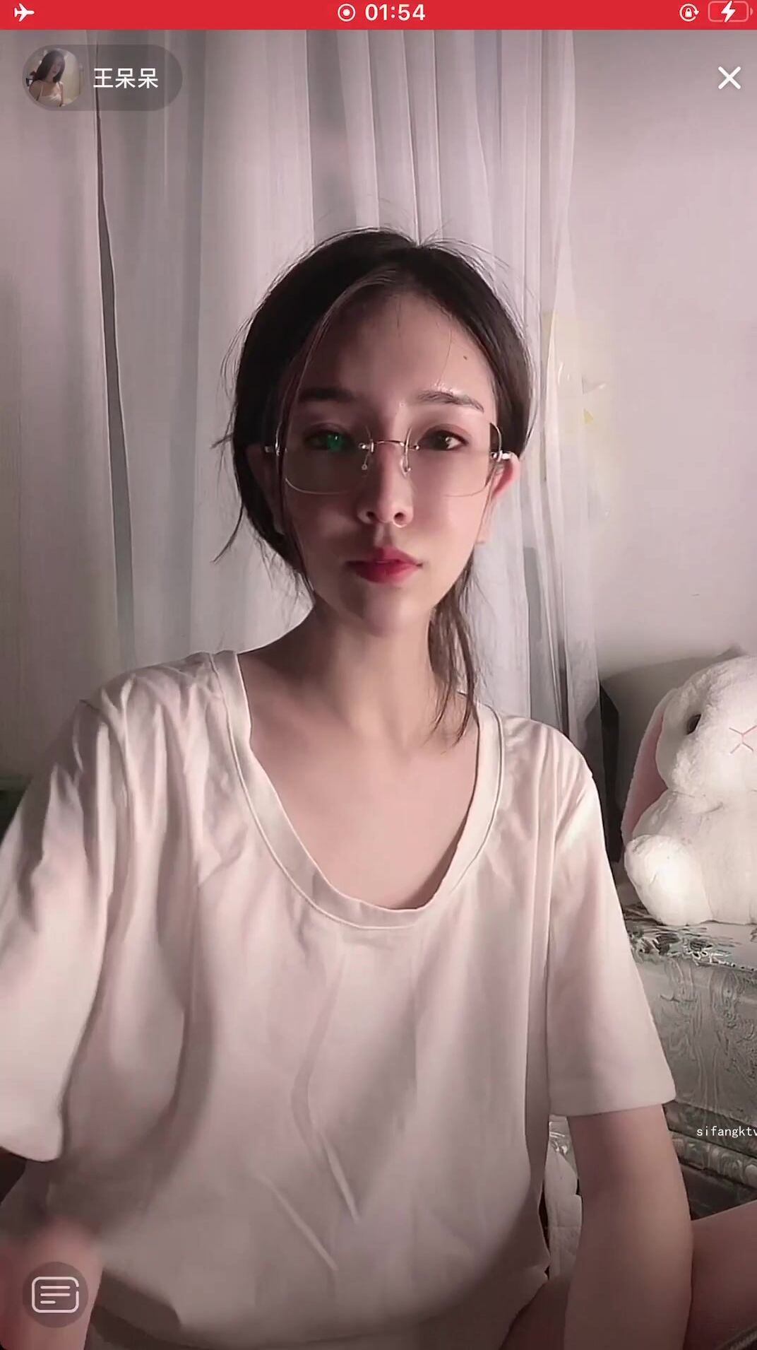 最新《瘋狂抖音》外篇之《抖音擦邊4》顏值主播各顯神通 閃現走光 刷邊瘋狂作死 扣逼漏奶 (156)