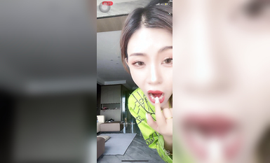 最新《瘋狂抖音》外篇之《抖音擦邊4》顏值主播各顯神通 閃現走光 刷邊瘋狂作死 扣逼漏奶 (102)