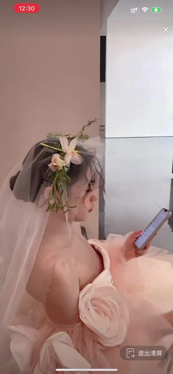 最新《瘋狂抖音》外篇之『三亞美女2』極品三亞外圍美女大秀身材 作死大尺度 摳B揉乳擠奶 (106)