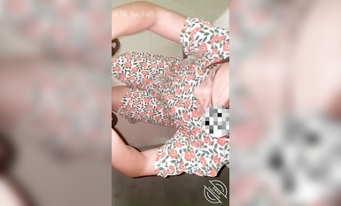 最新購買分享海角社區小哥強奸少婦鄰居封神之作後續 終於再一次操了鄰居，孩子睡了在樓道干最後內射