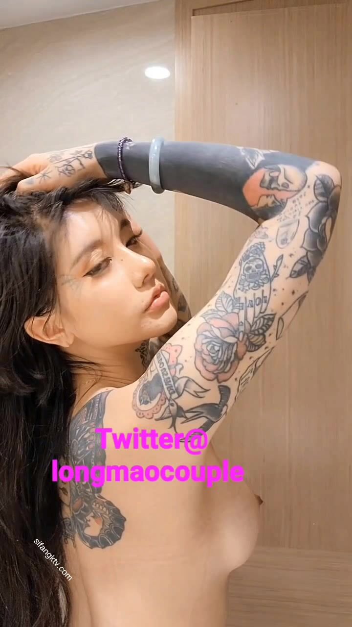 顏值巔峰白富美女神『Chloe』最新真愛群流出 狂野紋身爆乳女神的最後瘋狂 高清 (4)